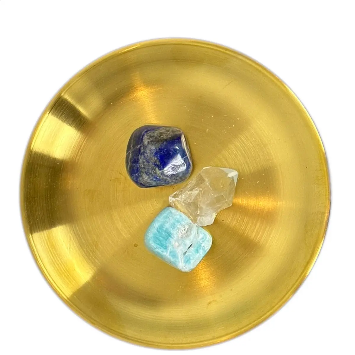 Kristallarrangement in heller Umgebung – Blau, Weiß und Goldtöne