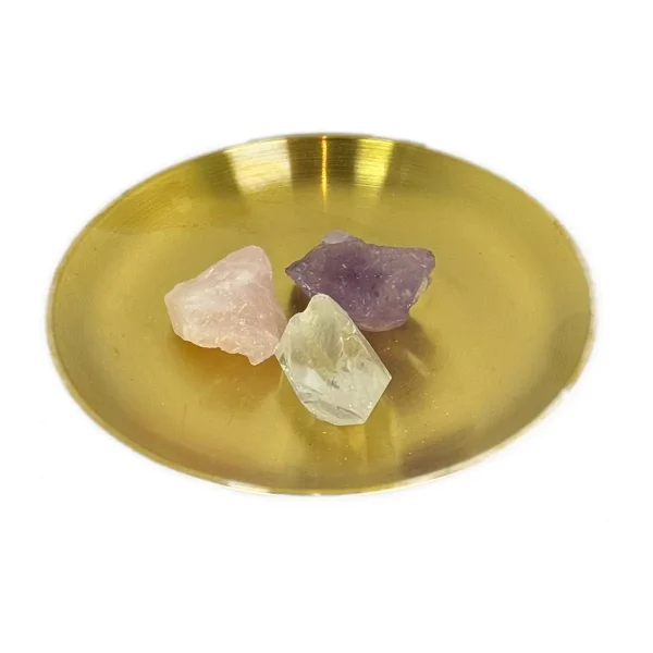 Kristallarrangement im Wohnraum – Rosenquarz, Amethyst, Bergkristall