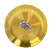 Amethyst-Druse aus dem Schlaf-Kristall-Set als ruhiger Blickpunkt auf dem Nachttisch.