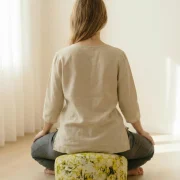 Grünes Anahata Sitzkissen – stabiler Begleiter für Meditation