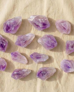 Amethyst Rohstein naturbelassen violett zur Meditation spirituellem Schutz für Klarheit Intuition Achtsamkeit & energeti