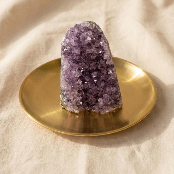 Amethyst Druse mit ca. 1 kg Gewicht – naturbelassene Kristallformation in Violett, ideal für spirituelle Praxis, Raumklärung und Meditation.