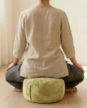 Gelbes Bio Meditationskissen – Solarplexus Yoga Sitzkissen – Rundes Zafu mit Dinkelspelz, waschbar & vegan – Innere Stär