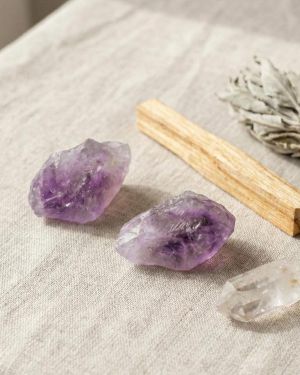 Amethyst Rohstein naturbelassen violett zur Meditation spirituellem Schutz für Klarheit Intuition Achtsamkeit & energeti
