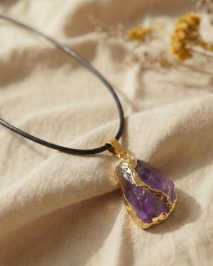 Amethyst Anhänger eingefasst – spiritueller Schutz, innerer Frieden & Meditation – handgefertigt mit Kette
