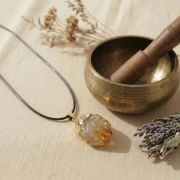 Goldgelber Citrin Anhänger an verstellbarer Baumwollkette