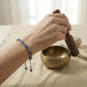 Kyanit Armband Blau, Naturstein Flachperlen, Drittes Auge Chakra, Minimalistisch, Verstellbar, Achtsamkeit Schmuck für Y