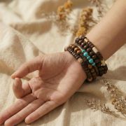 Holz Armband Set Boho – Naturperlen in Braun, Grün & Creme – tribal-inspiriert, elastisch, erdig, unisex, stilvoll + han