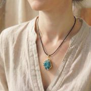 Blauer Apatit Anhänger Rohstein