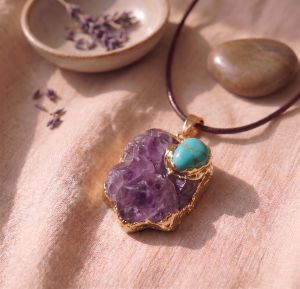 Amethyst Kette mit Türkis Anhänger, Großer Rohstein Talisman, Spiritueller Edelstein Halsschmuck Boho, Geschenk für Sie, Naturstein